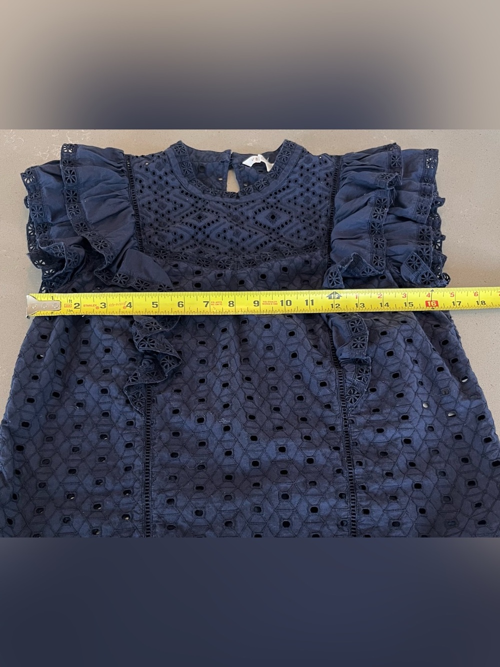 Veronica Beard Jie Top Navy Eyelet Flutter Sleeve Blouse Preppy Nautical Size 4 - Picture 6 of 9